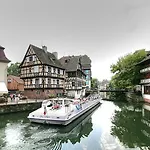 Au Coeur De La Petite France