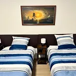 Grand Appart Neuf Lumineux, Parking Gratuit, 10 Min Centre