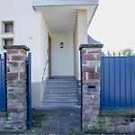 Charmant Appartement Avec Terrasse Dans Villa
