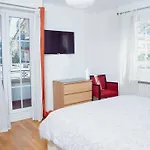 Charmant Appartement Avec Terrasse Dans Villa