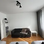 Apparemment Spacieux Et Lumineux Pour 6 Voyageurs