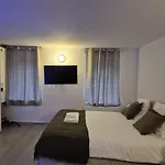 Studio De Charme Avec Jacuzzi - Escapade Relaxante