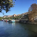 Au Quai Des Pecheurs