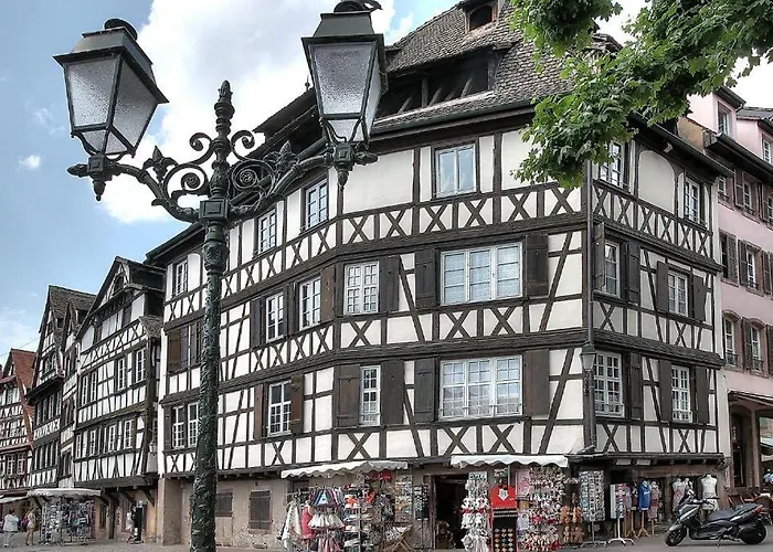 Au Coeur De La Petite France