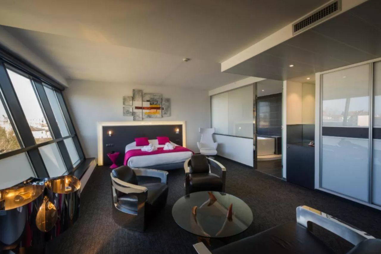 Athena Hotel
