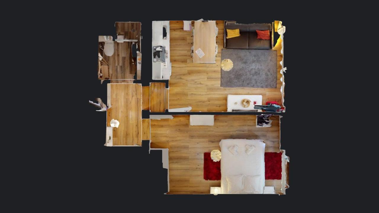 Aux Bons Amis - Parlement/orangerie Apartment *