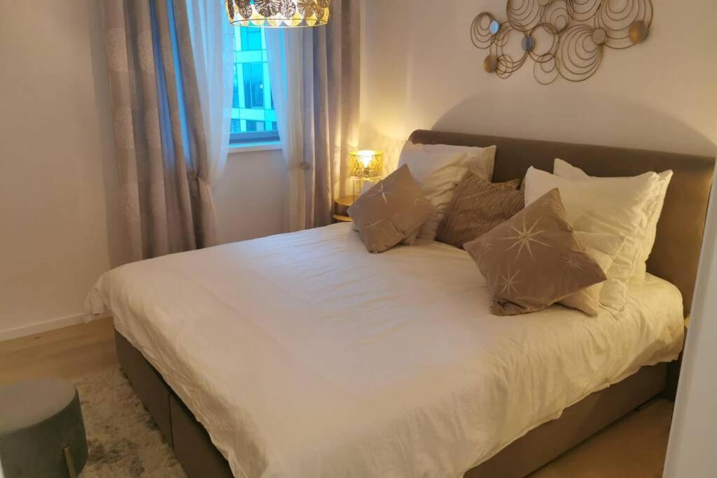 Magnifique F3, 75m² Avec Parking Prive Et Terrasse *