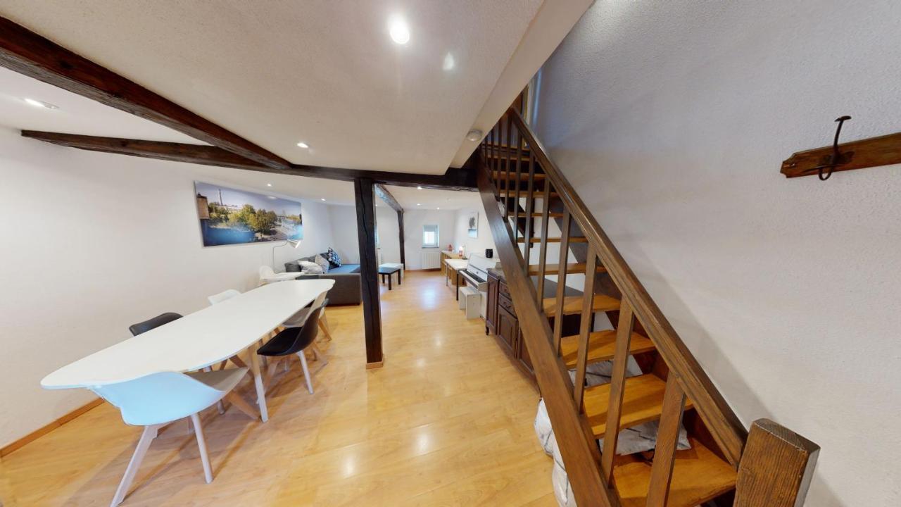 Spacious Duplex Center