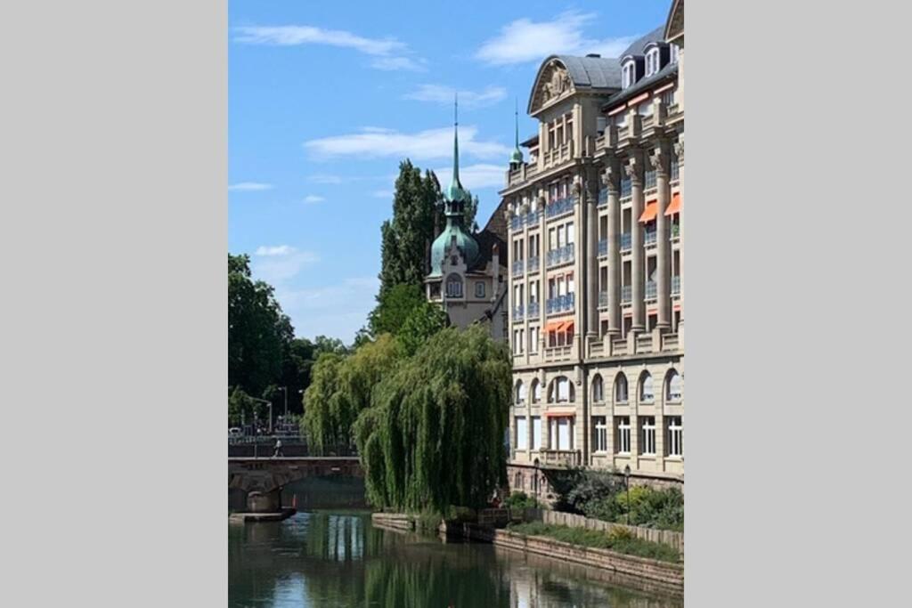 Au Fil De L'eau