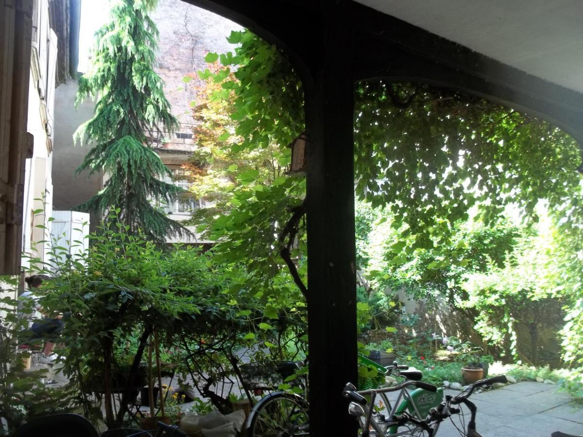 La Chaumiere Apartment *