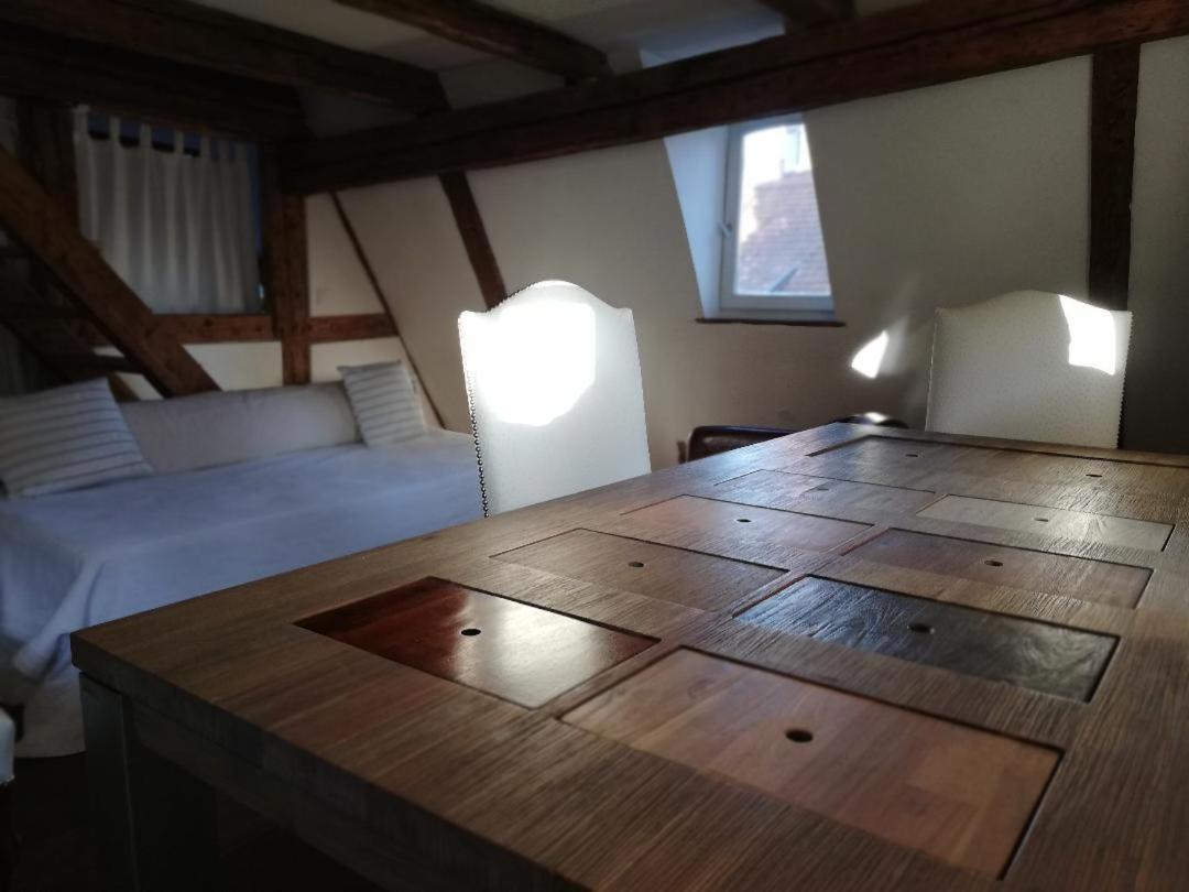 La Chaumiere Apartment *