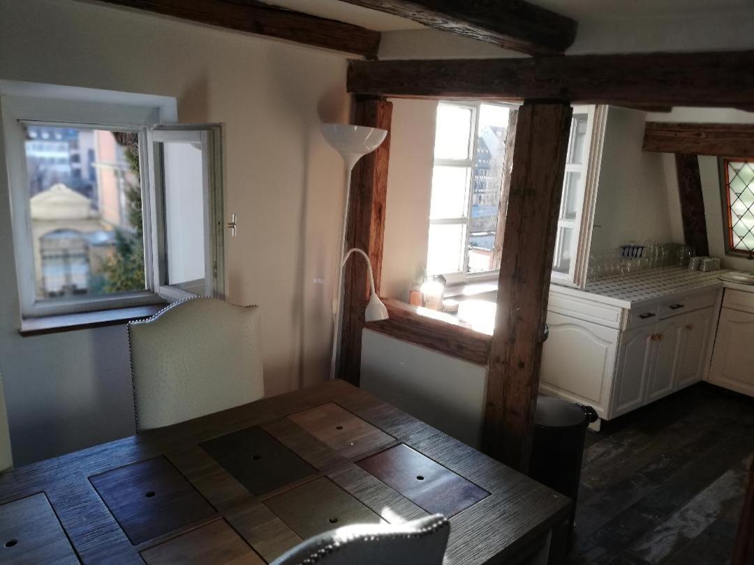 La Chaumiere Apartment *