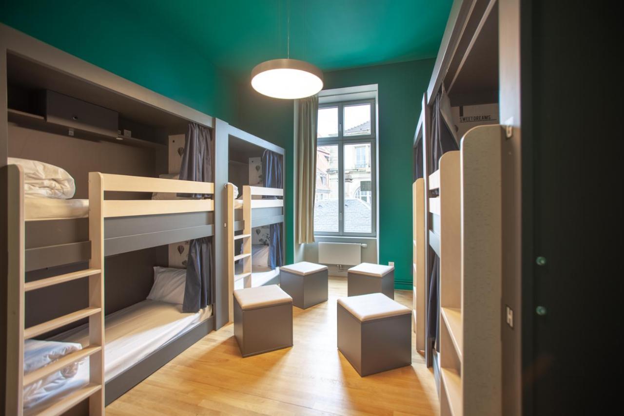 The People - Hostel