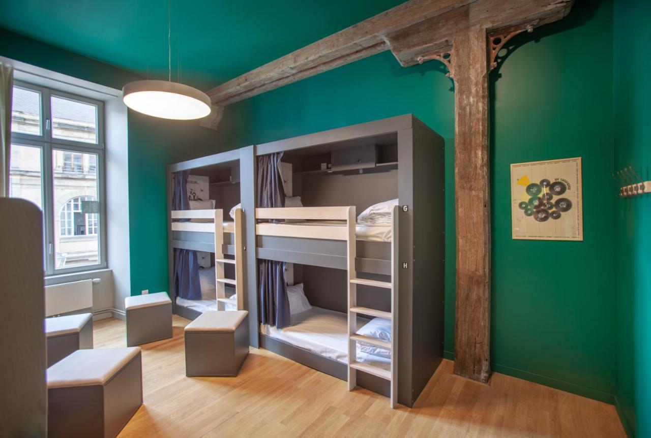 The People - Hostel