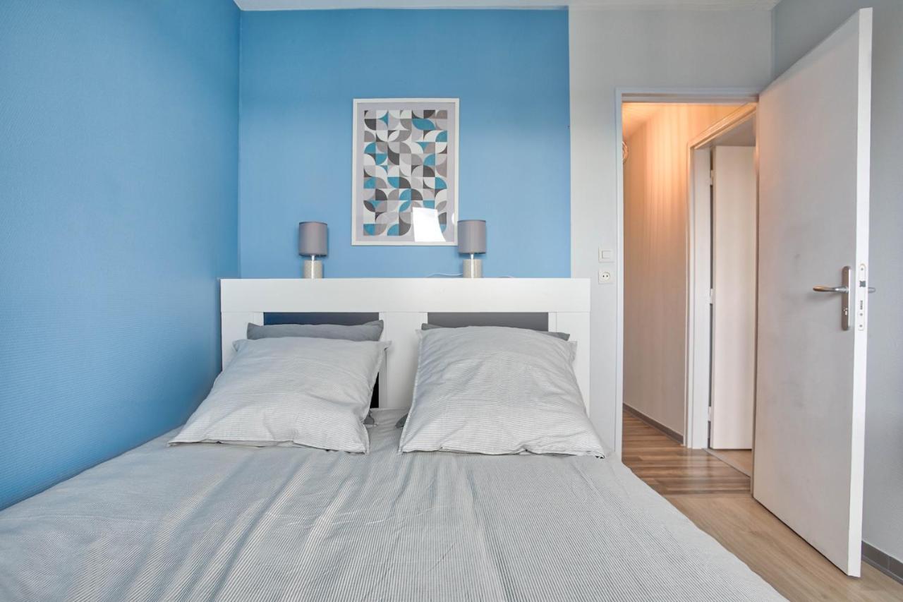 Urban Chic Cathedral View - Parking, Tram, 8 Min Center Apartment *