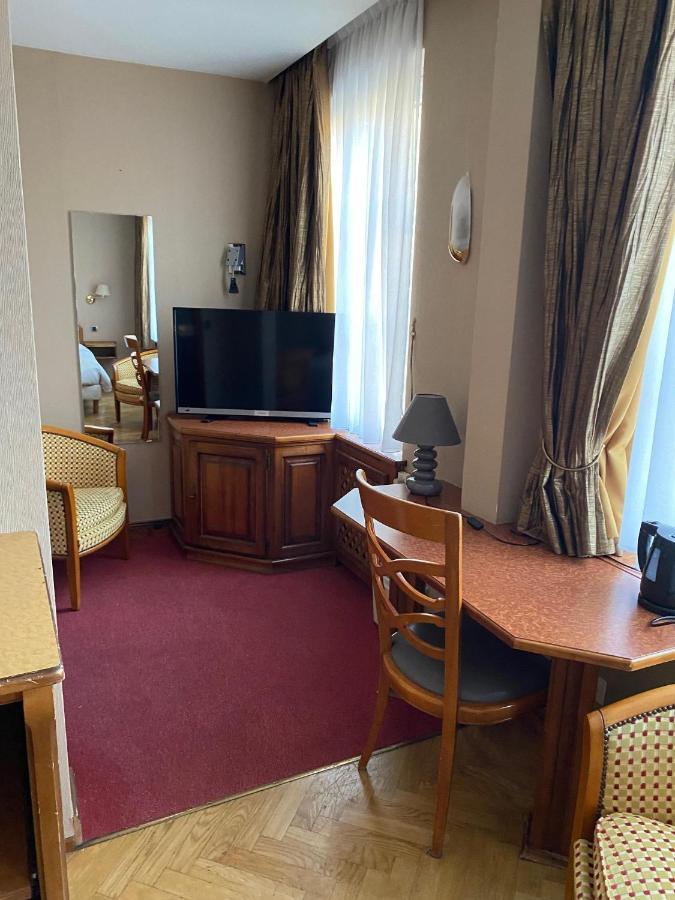 Logis Restaurant Au Cerf D'or Hotel Strasbourg