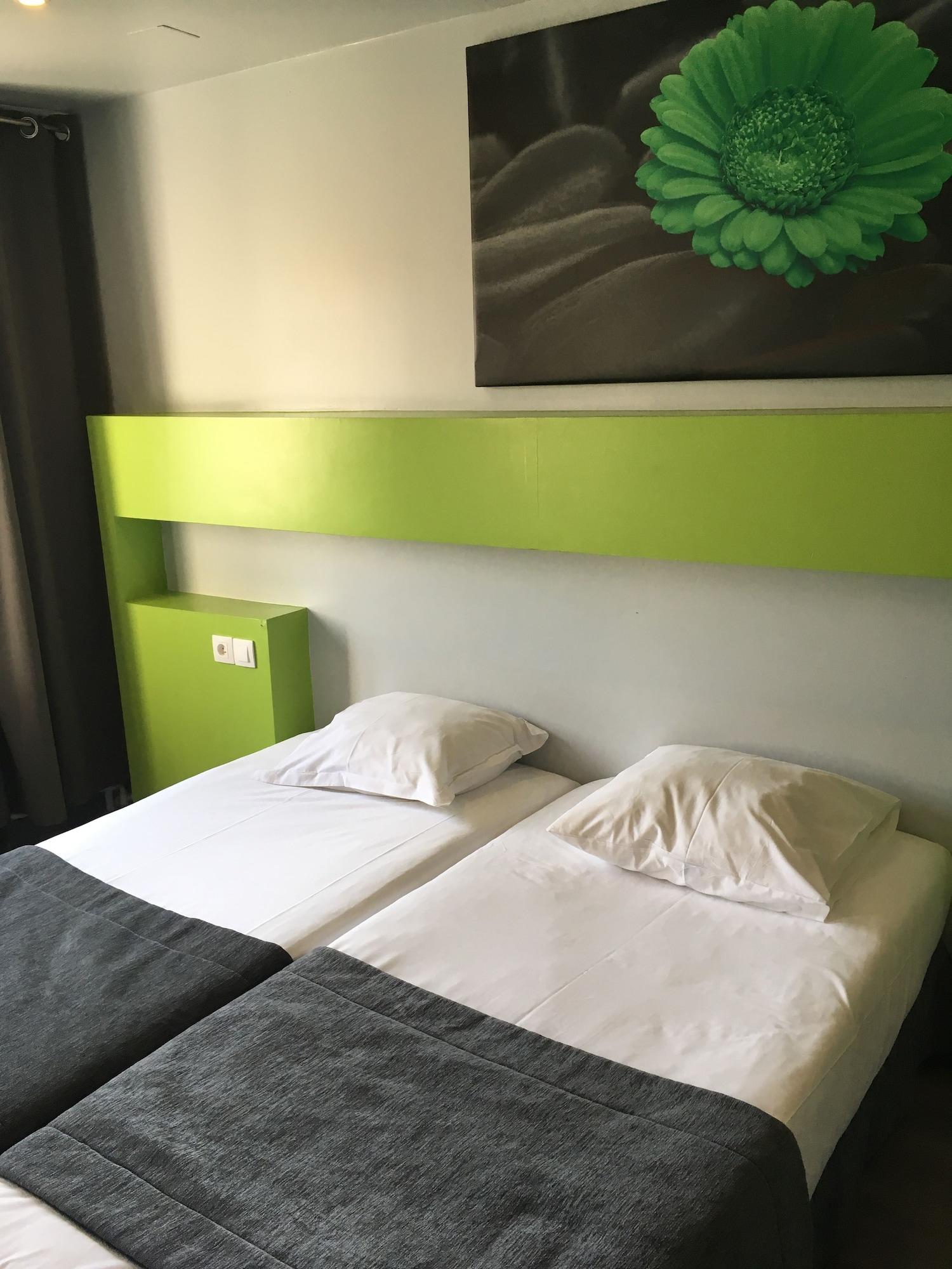 Esplanade Hotel 2*