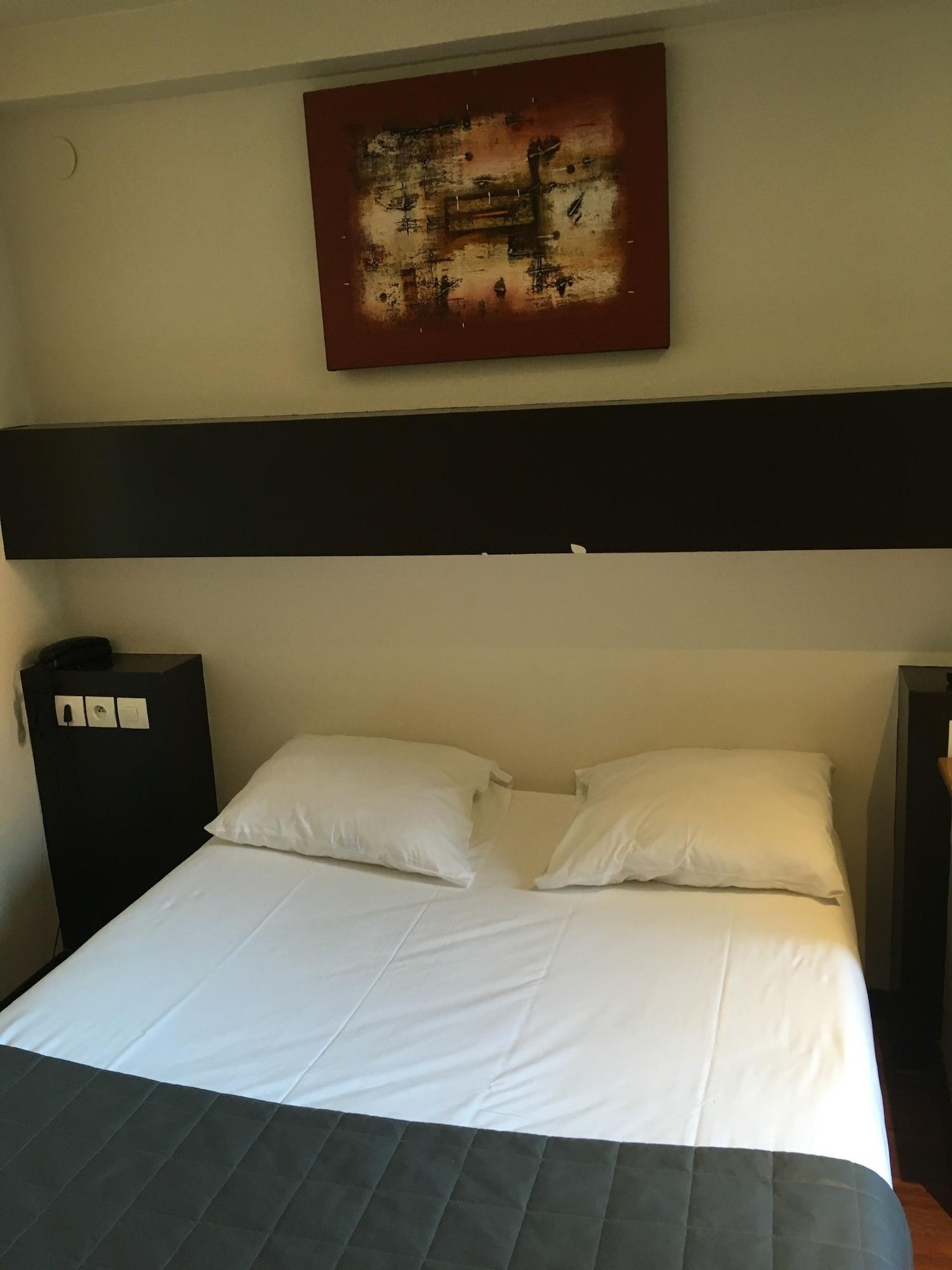 Esplanade Hotel 2*