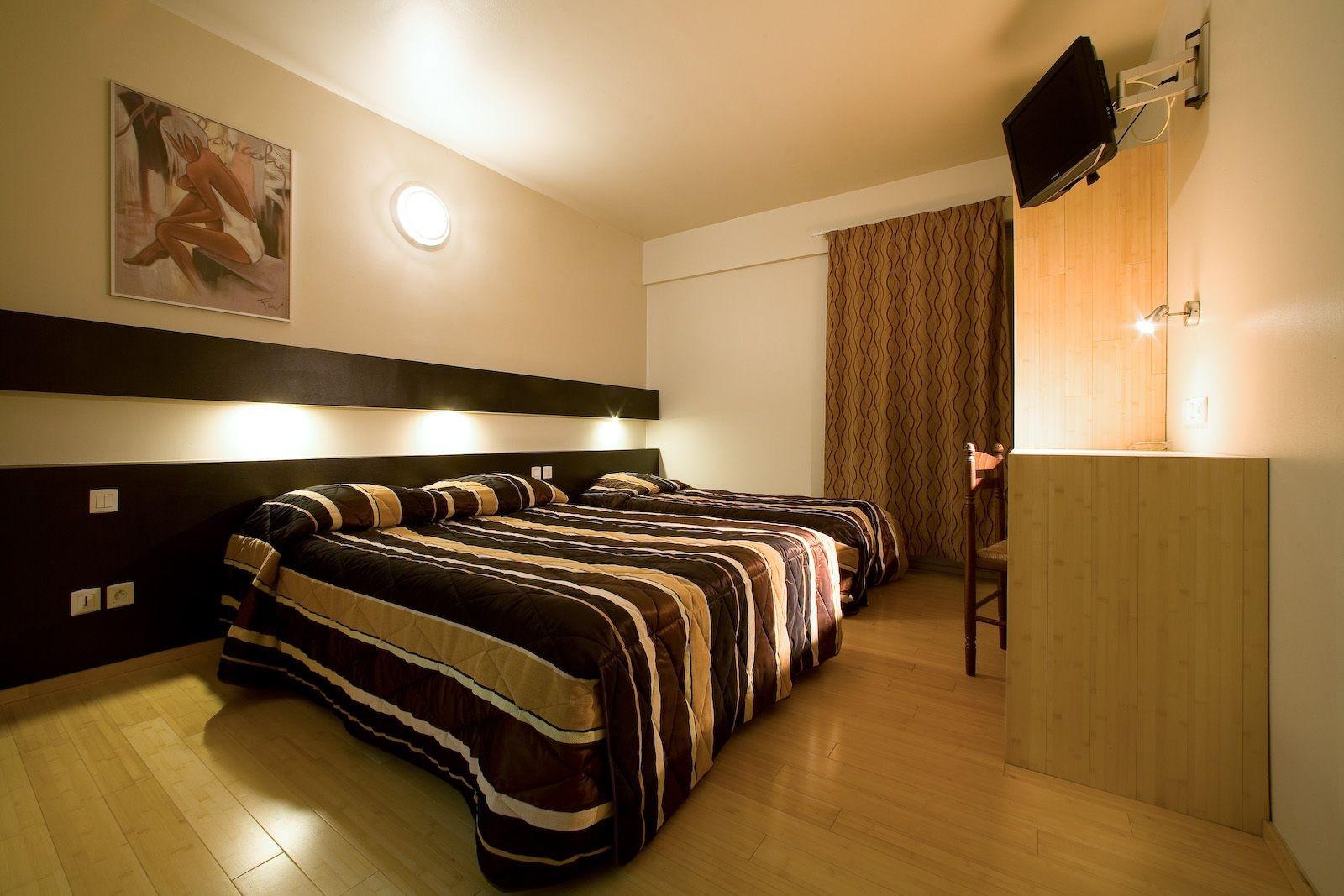 Esplanade Hotel 2*