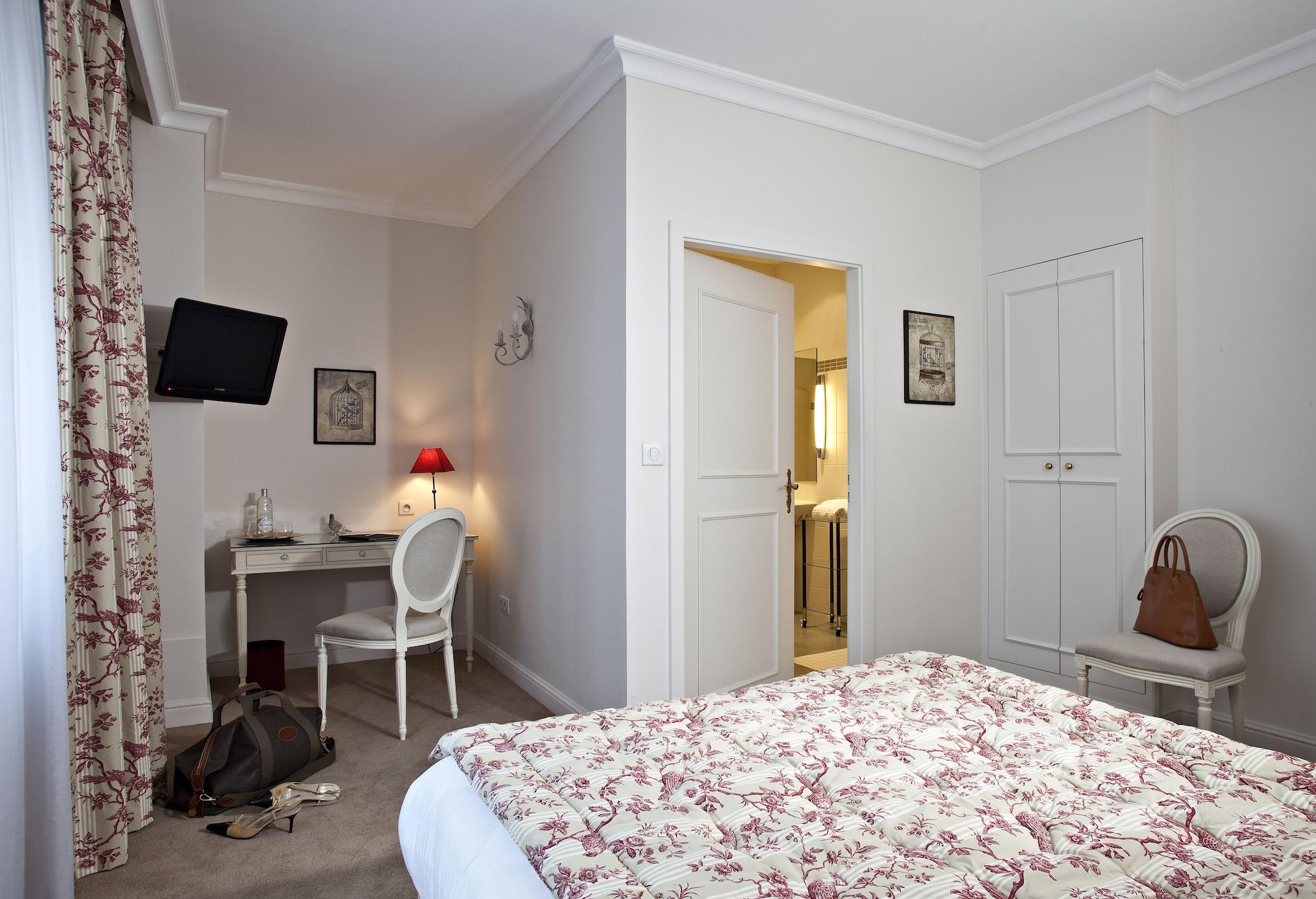 Western D'est Hotel