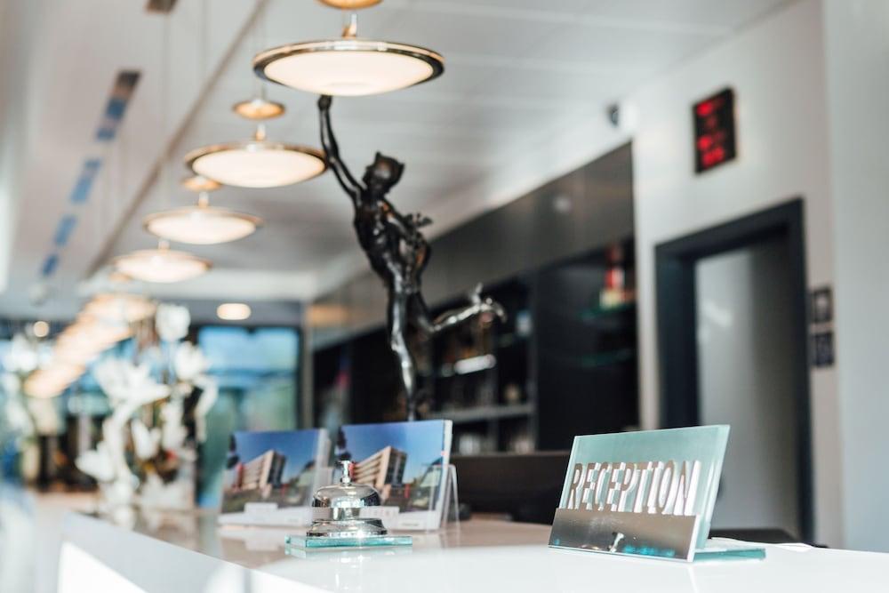 Hotel Restaurant Athena 4*
