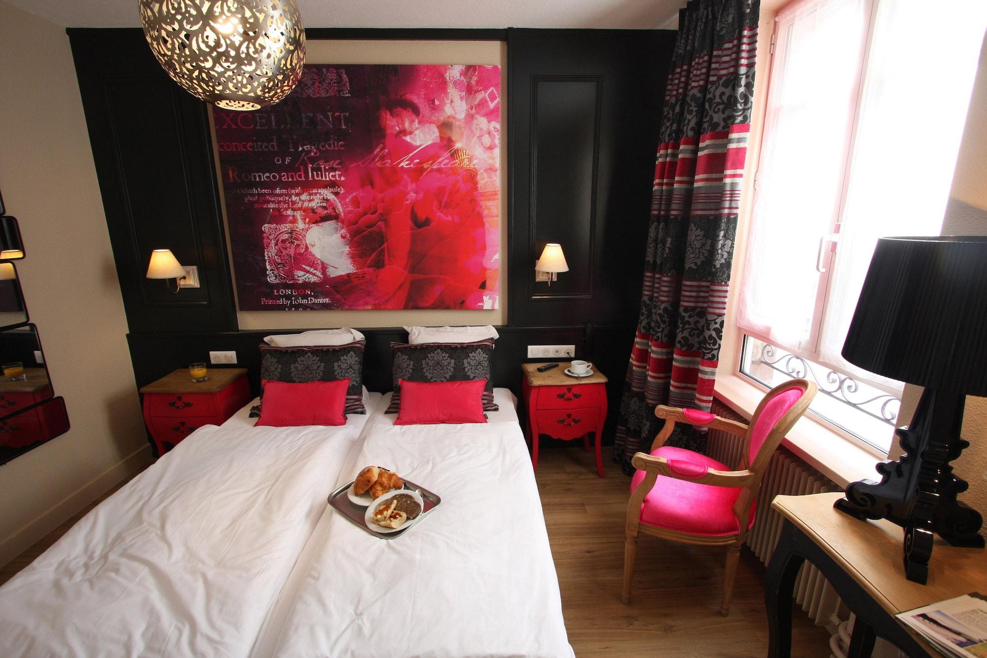 Roses Hotel 3*