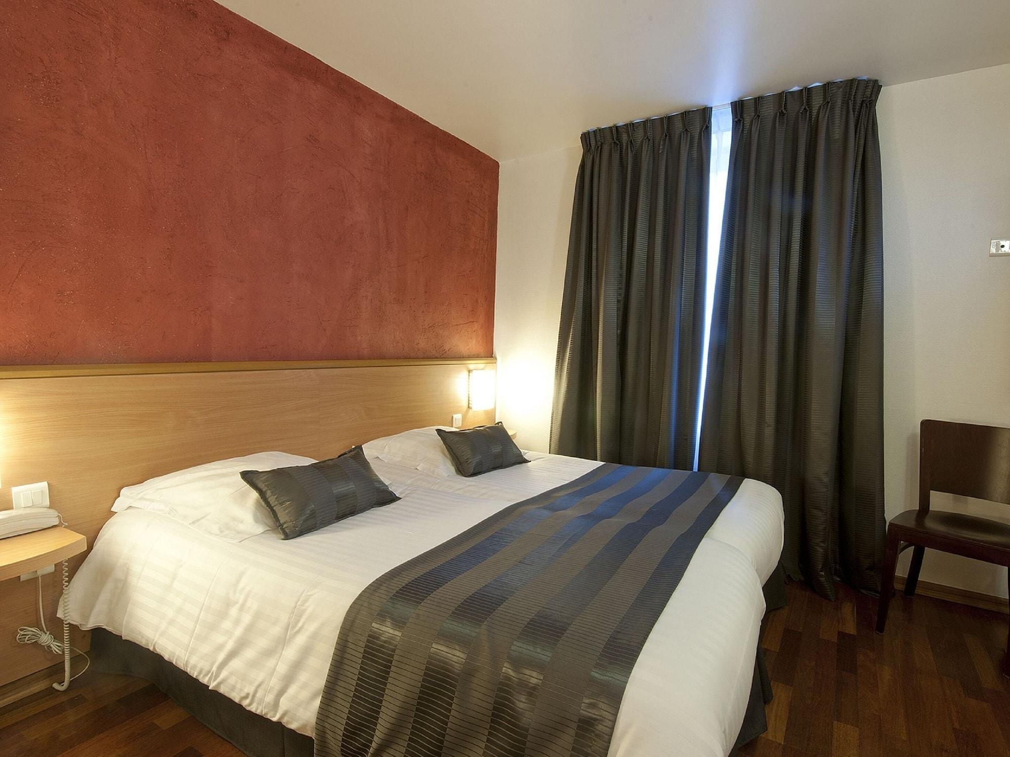Hotel Le Grillon