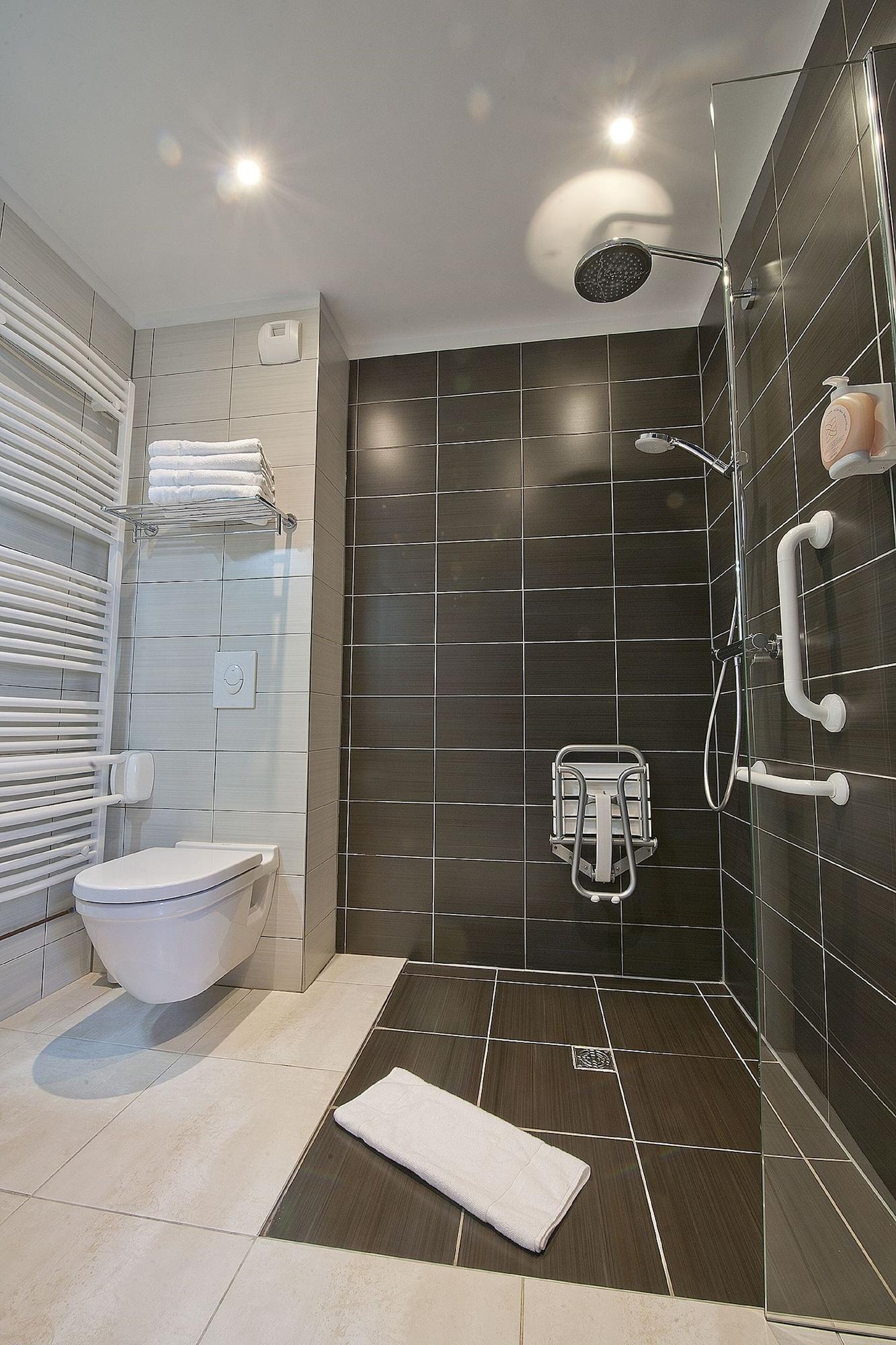 Le Grillon Hotel