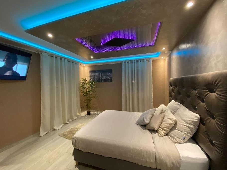 Royalspa D'amour Avec Jacuzzi Privatif * Strasbourg