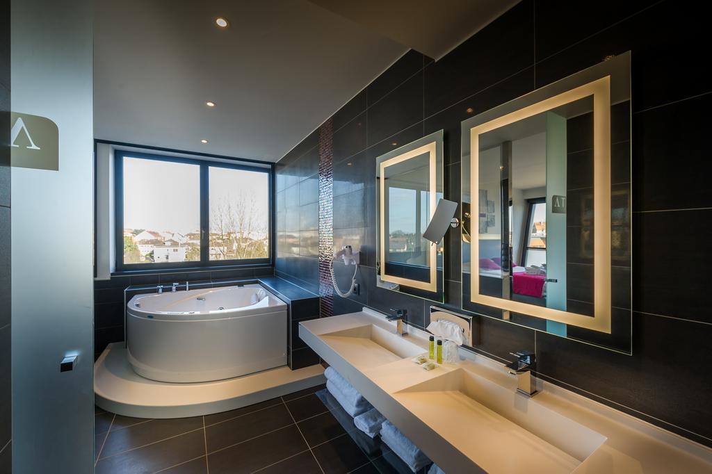 Athena Hotel