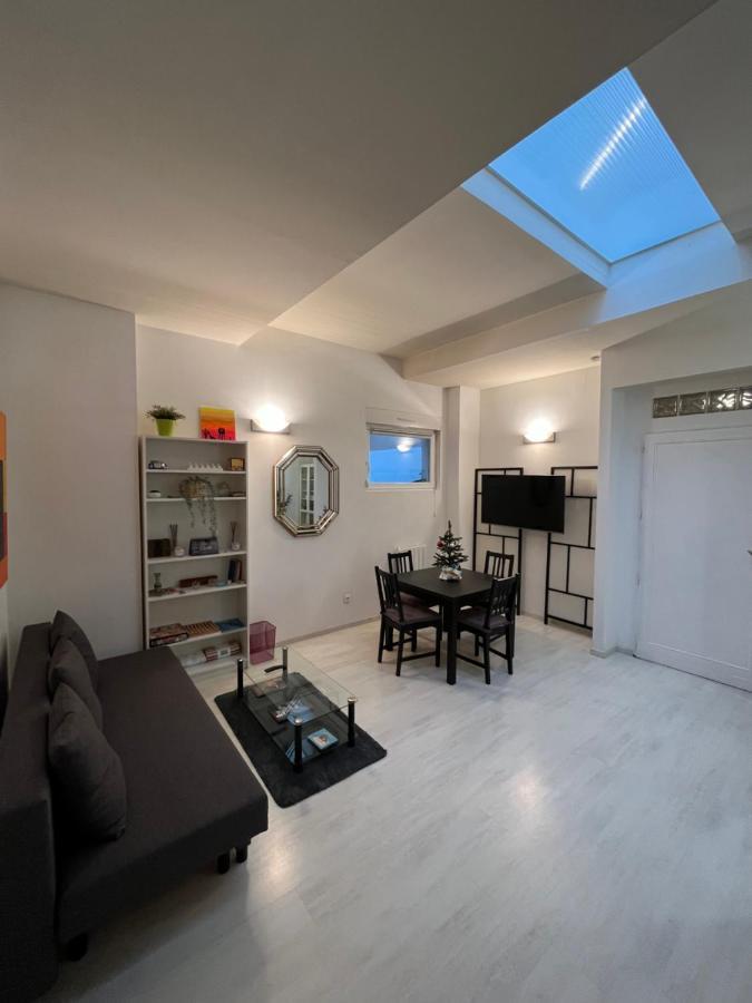 Superbe 2p Proche Centre Avec Nouvelle Literie Et Parking Gratuit Dans La Rue Apartment