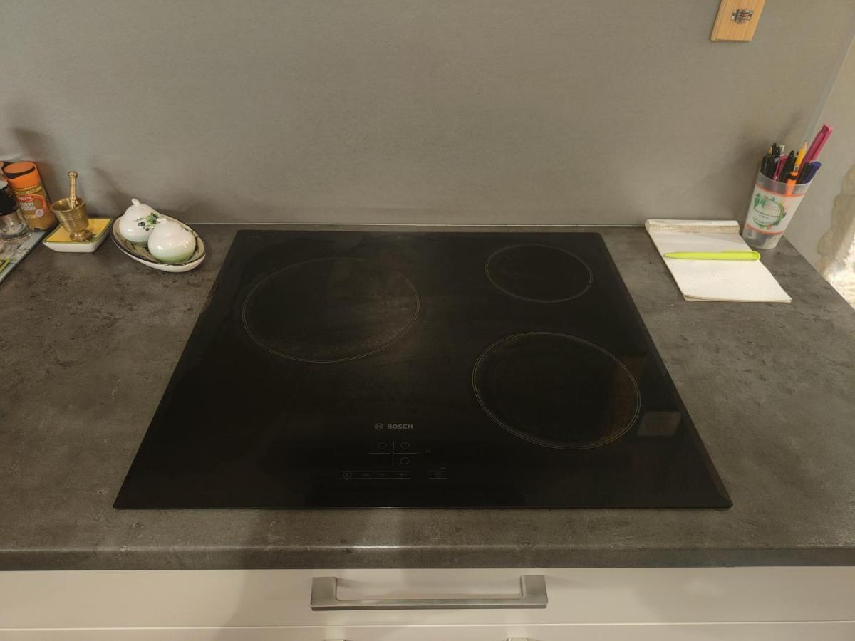 Appartement Très Grand De 76m2 à *