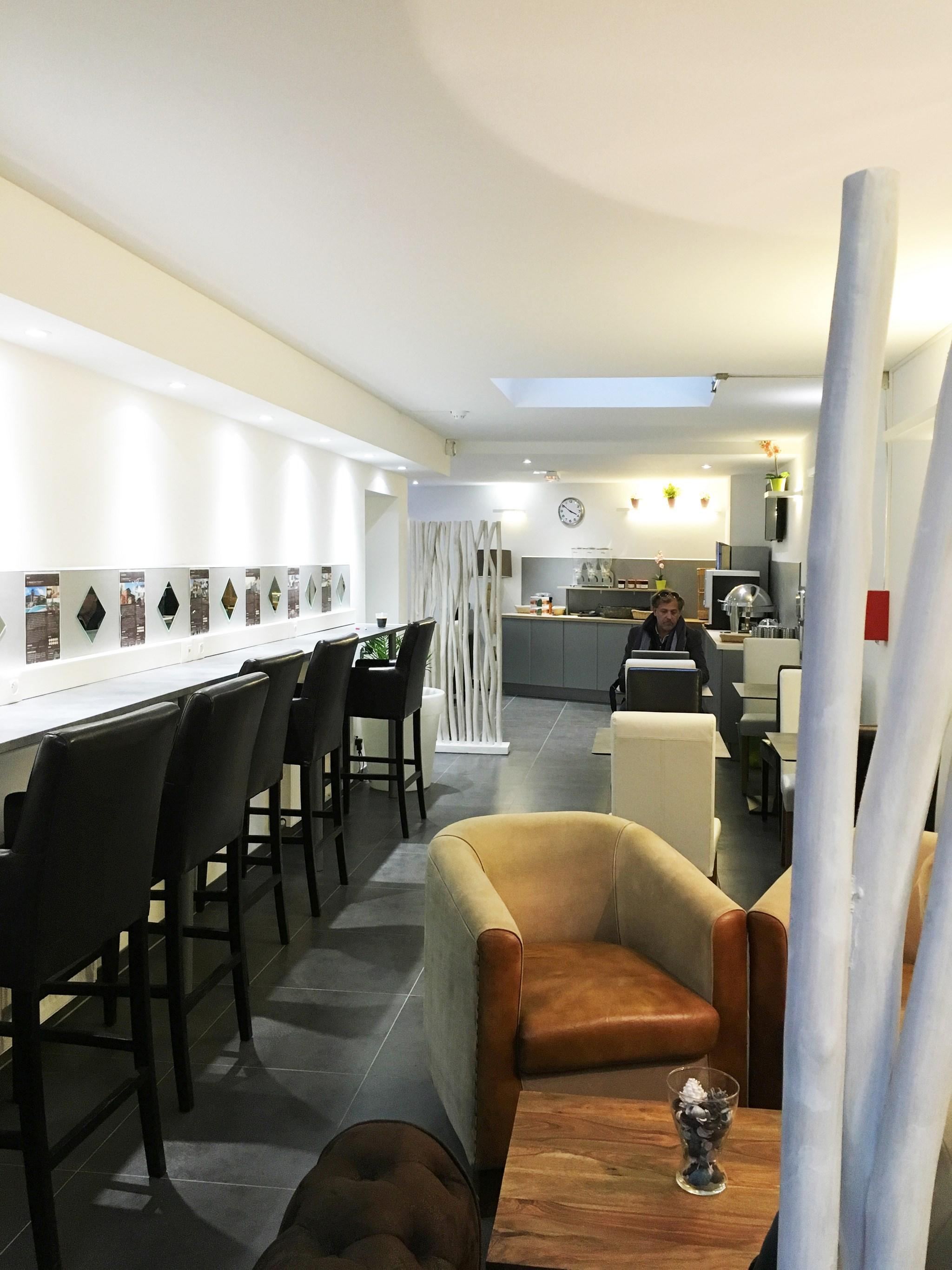 Hotel Adonis
