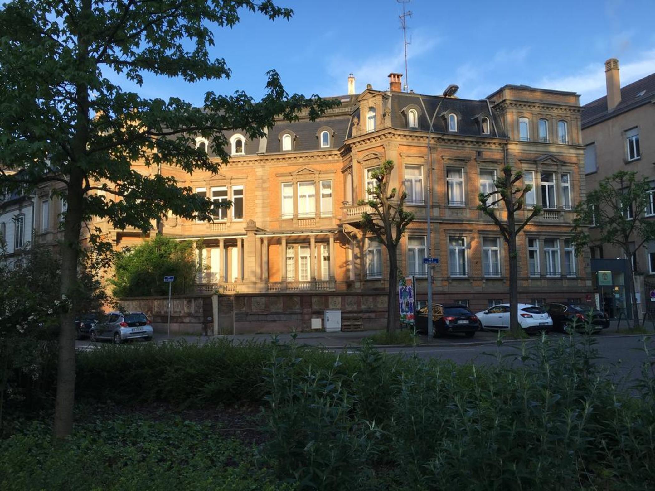 Adonis Hotel