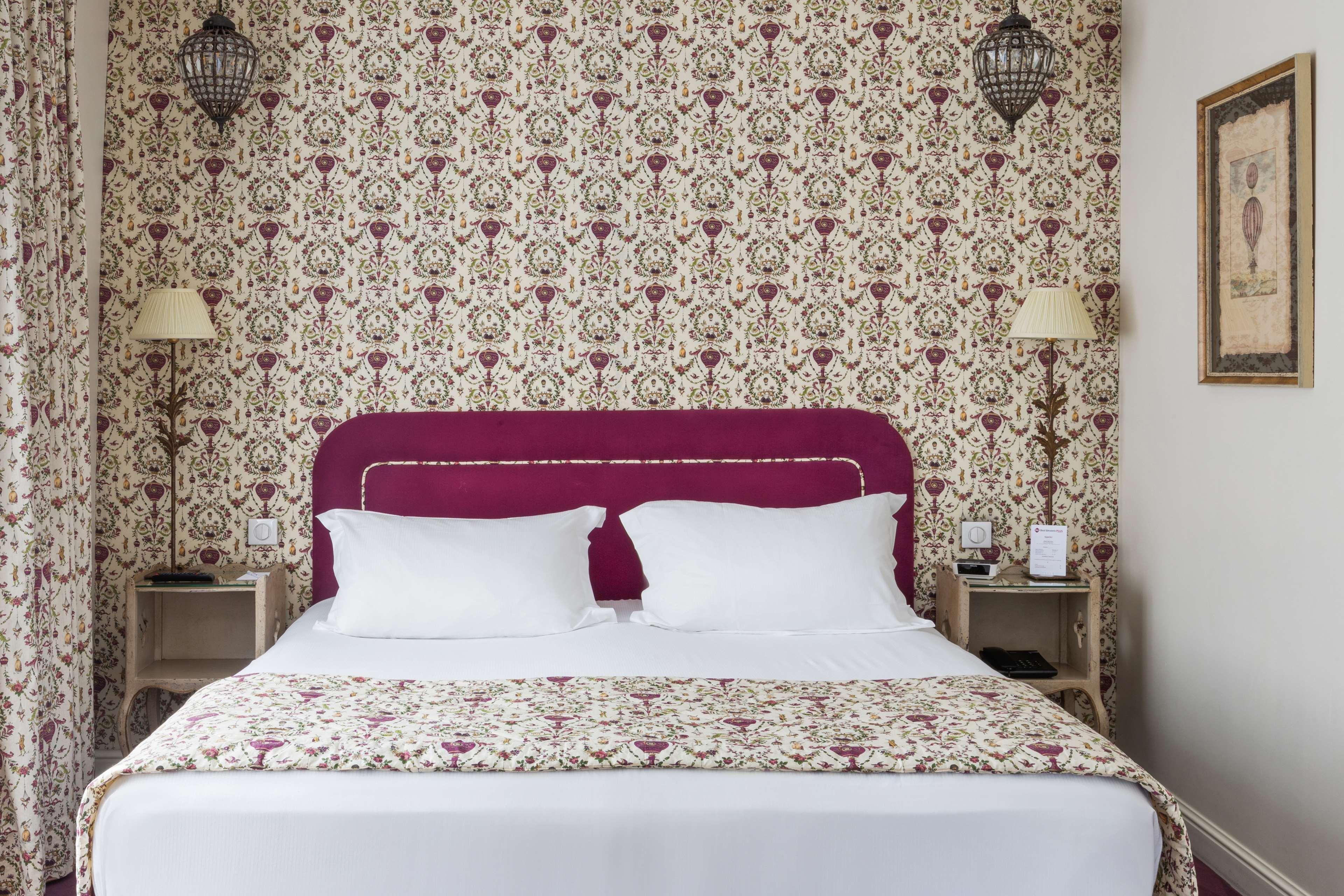 Western D'est Hotel 4*