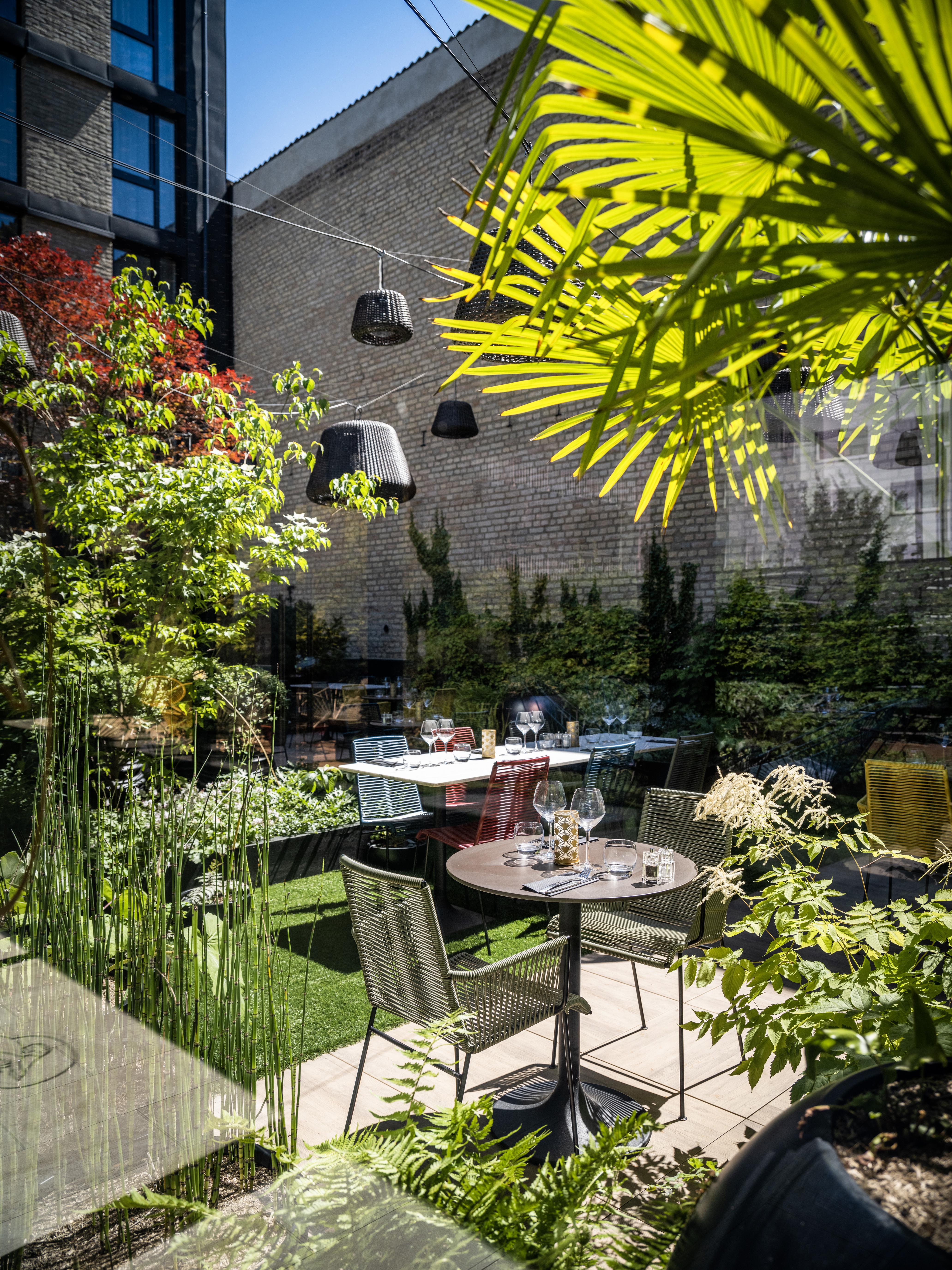 Voco Centre - The Garden By Ihg