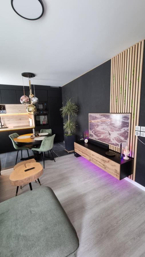 Apartment Superbe Dans Un Quartier Neuf Et Calme *