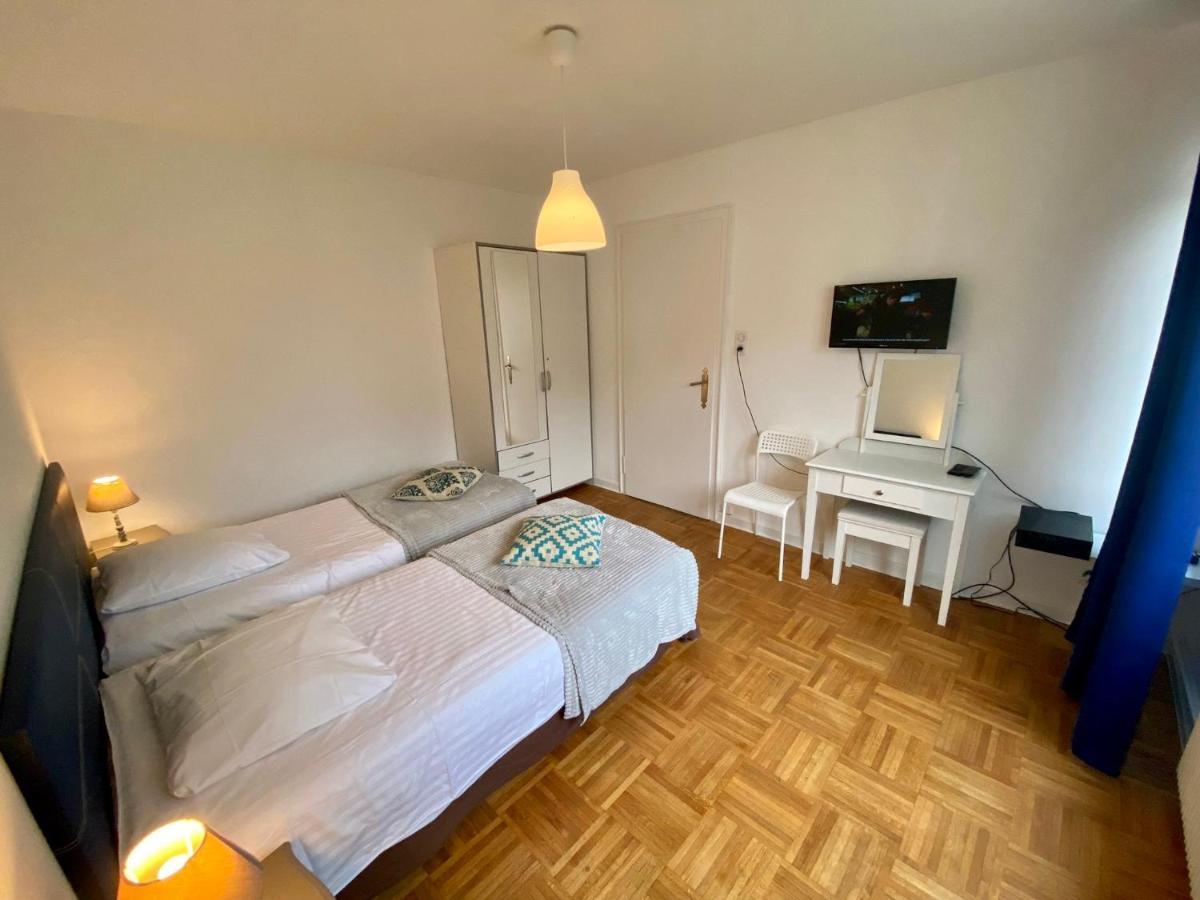 Appart Gare Parking Apartment
