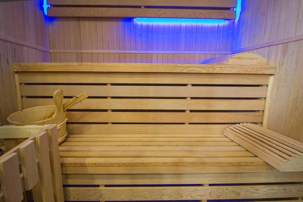 Avec Sauna, Jacuzzi,