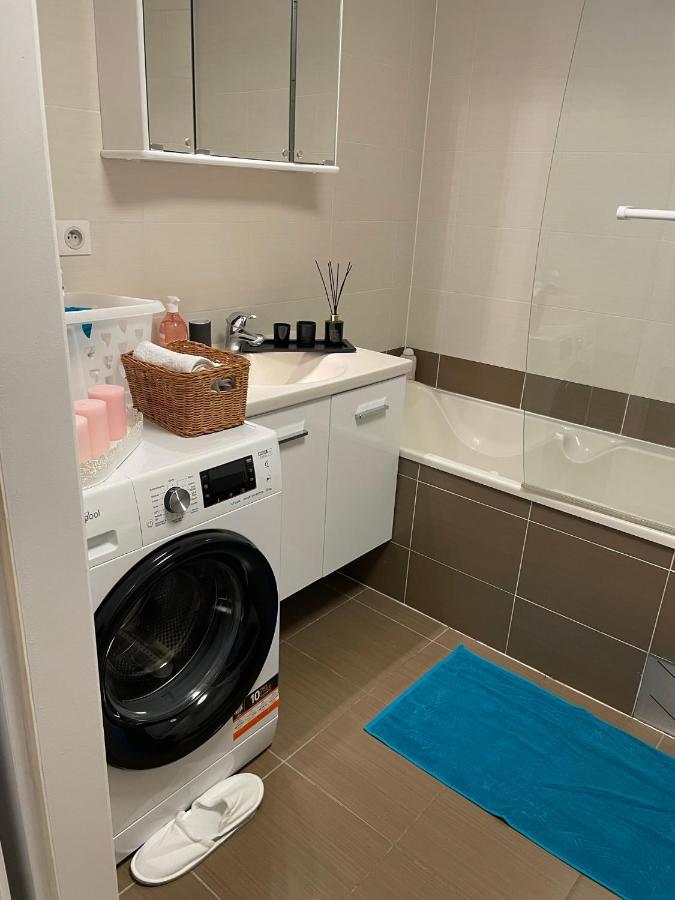 Standing F2 Rivetoile Centre Parking Gratuit Terrasse Apartment