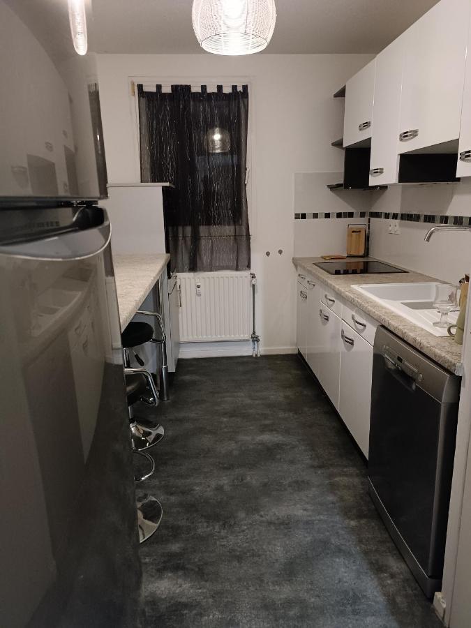 Stylish 1-bedroom Flat With Beautiful Terrace , For A Cosy Retreat Apartment *