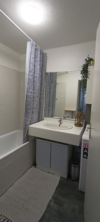Stylish 1-bedroom Flat With Beautiful Terrace , For A Cosy Retreat * Straßburg