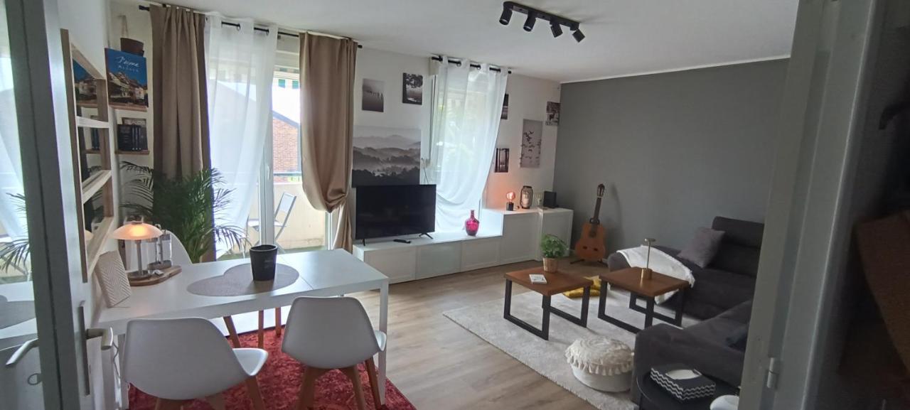 Apartment Stylish 1-bedroom Flat With Beautiful Terrace , For A Cosy Retreat Straßburg