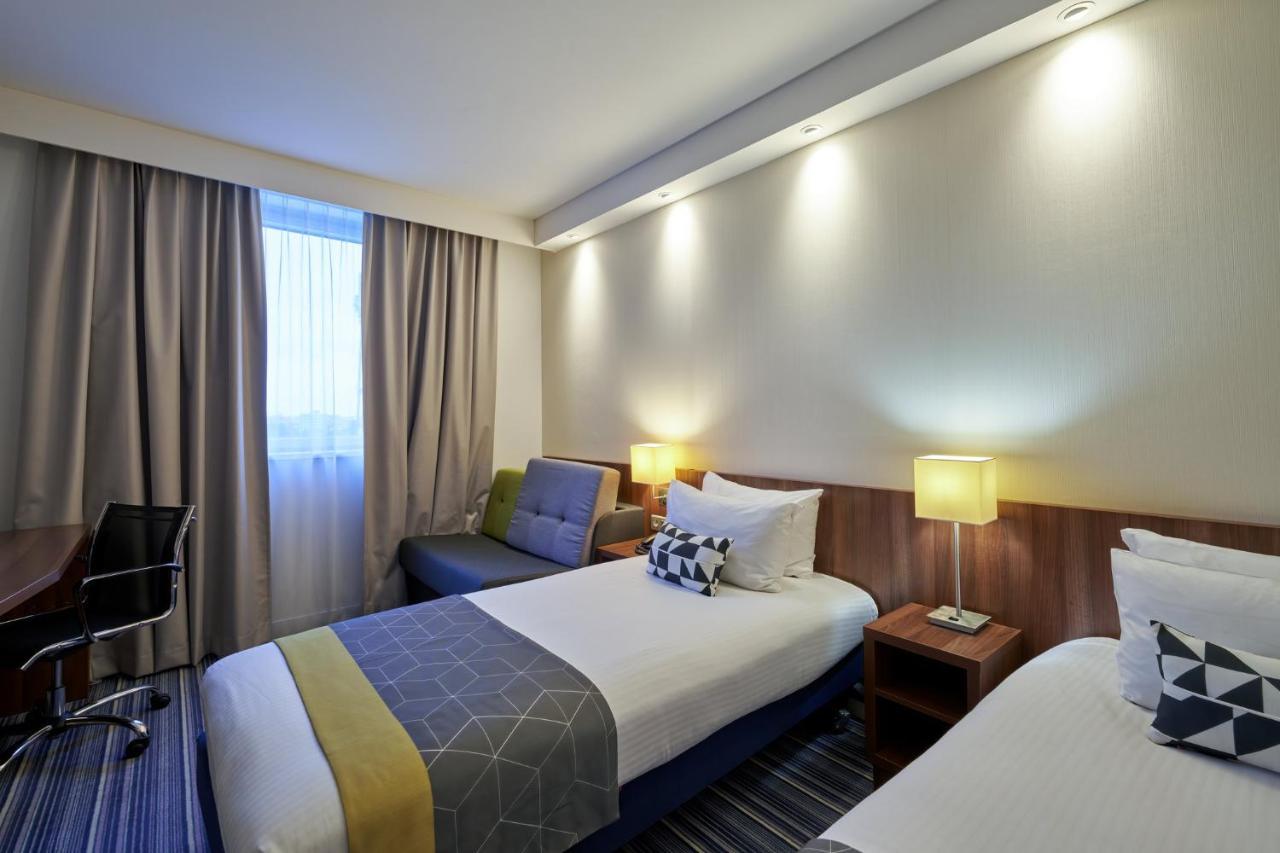 Hotel Express Centre By Ihg 3*