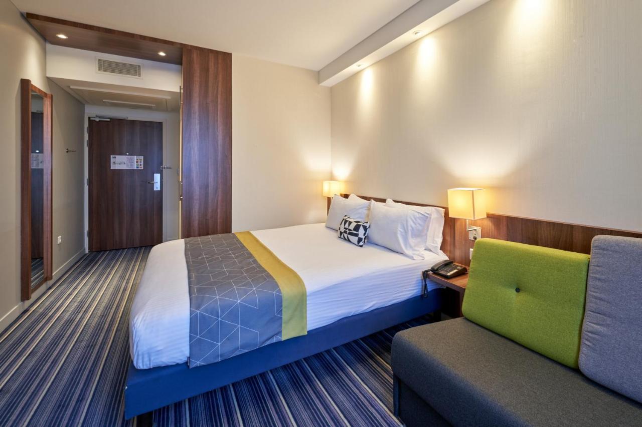 Hotel Express Centre By Ihg