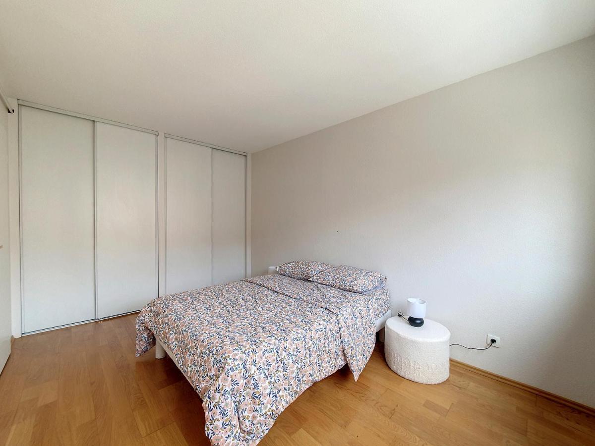 Appartement Neuf - Tram - Parking - *