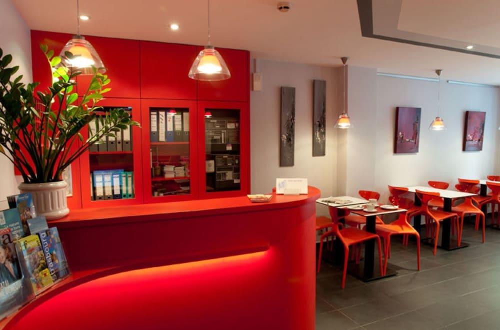 Des Arts Hotel 2*
