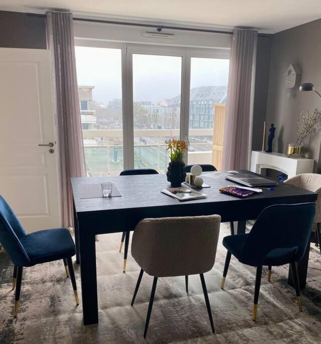 Apartment Climatise 3 Etoiles T3 Chic A Avec Billard Et Terrasse