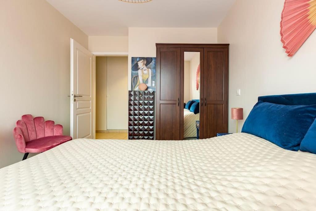 Apartment Climatise 3 Etoiles T3 Chic A Avec Billard Et Terrasse Straßburg