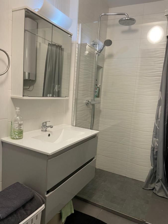 Adorable Avec Un Parking Prive Appartement *